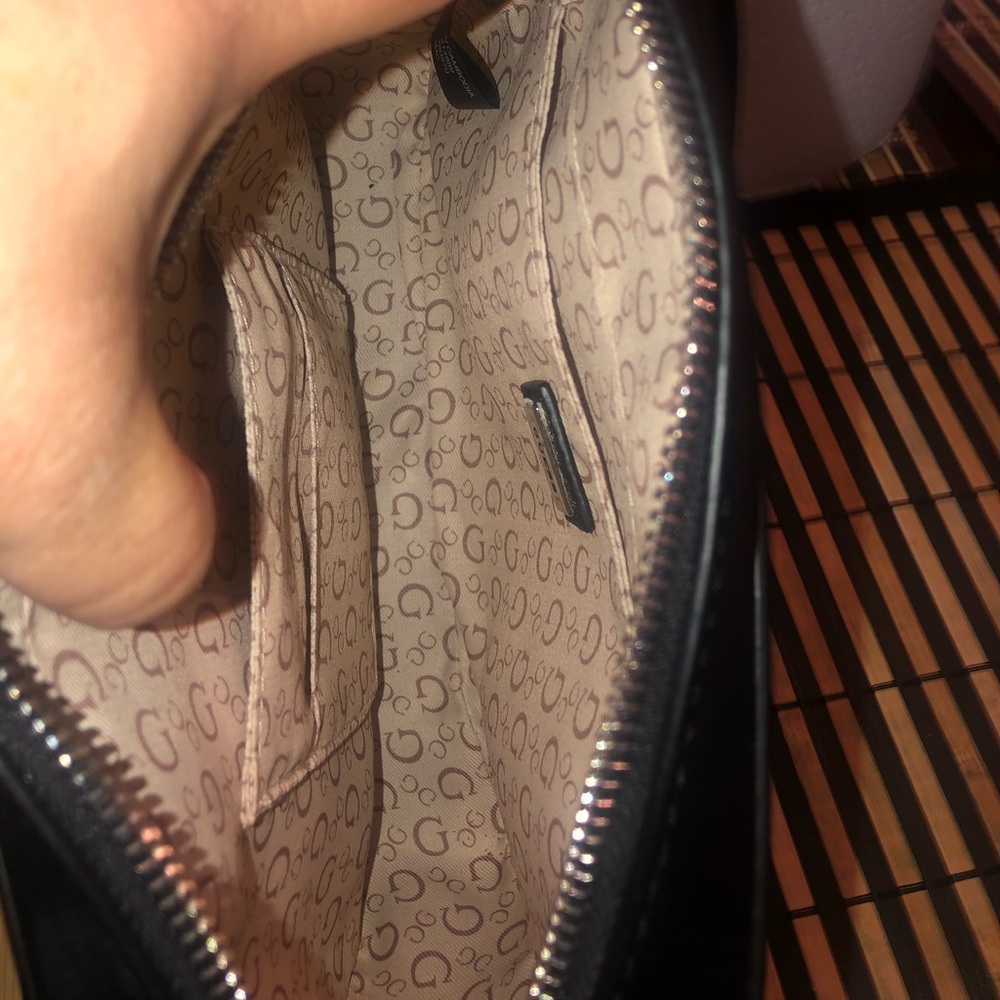 Nice black crossbody bag like new great conditions